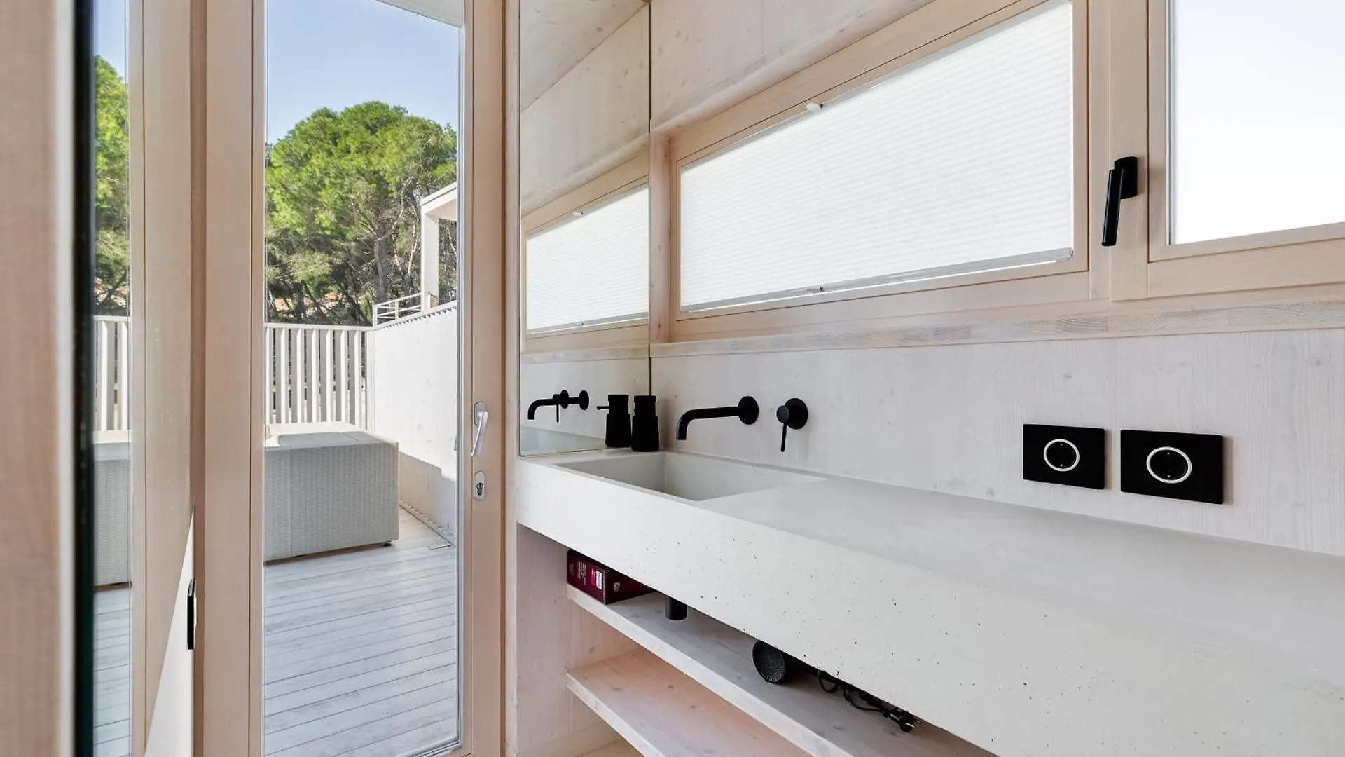 Villa Luna Buqez - 1St Sea Line By Beach 드라게